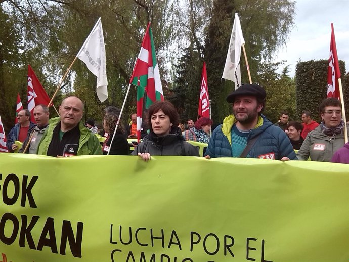 Manifestación de LAB en Vitoria