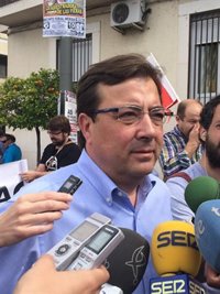 Vara pregunta "cómo es posible" que se destruya empleo cuando sube el PIB