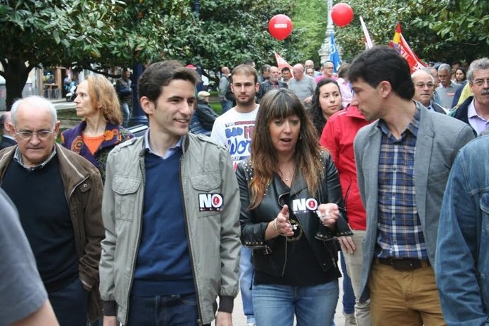 Pedro Casares en la manifestación del Primero de Mayo en Santander