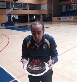 Txus Vidorreta celebra sus 350 partidos en la Liga Endesa