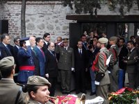 González pide que el patriotismo de los "héroes" de 1808 inspire a generaciones futuras a defender la Nación