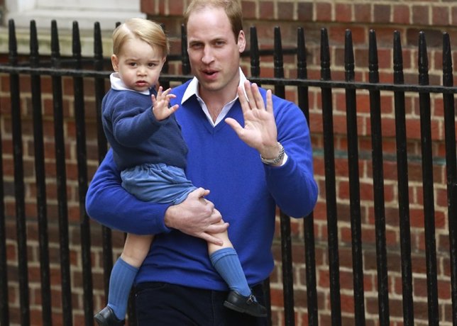 Britain's Prince William returns with his son George to the Lindo Wing of St Mar