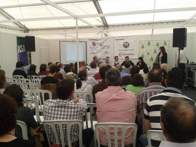 Charla de Asaja sobre la incorporación de jóvenes al campo en Arévalo