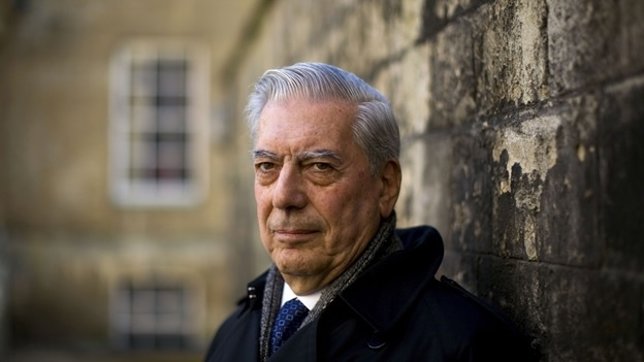Vargas Llosa en una foto de archivo