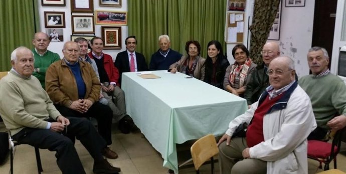 Reunión de Ildefonso Calderón con la Directiva de la Coral de Torrelavega
