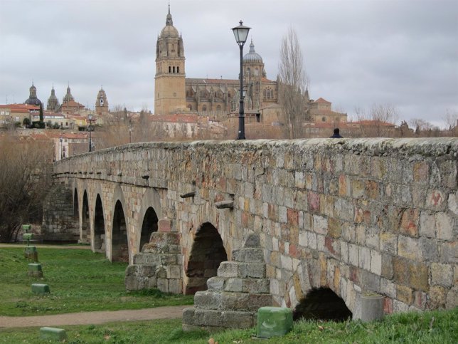 Puente Romano de Salamanca, zona en la que se han eliminado las pintadas