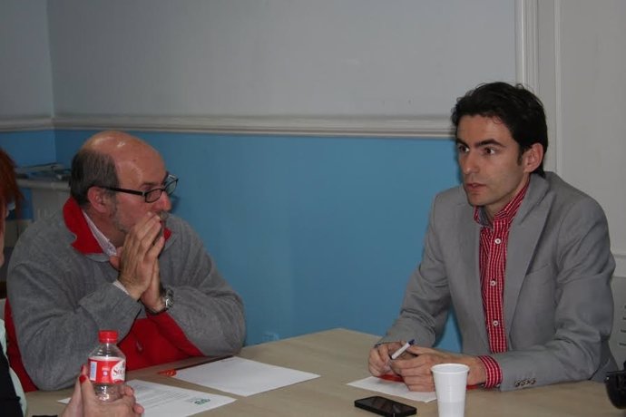 Pedro Casares se reúne con el presidente de la FECAV, Fernando Crespo