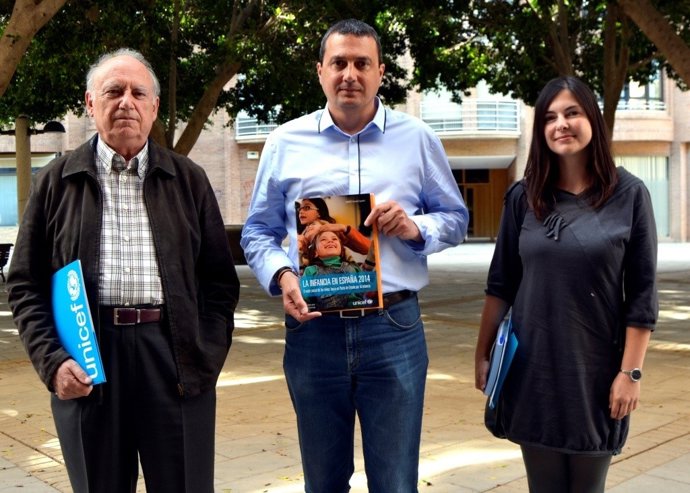 Pujante con miembros de UNICEF