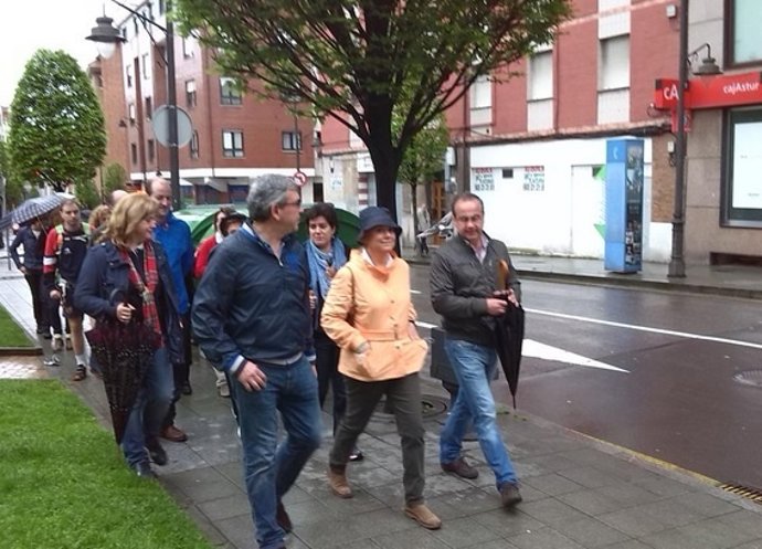 Mercedes Fernández, en el centro