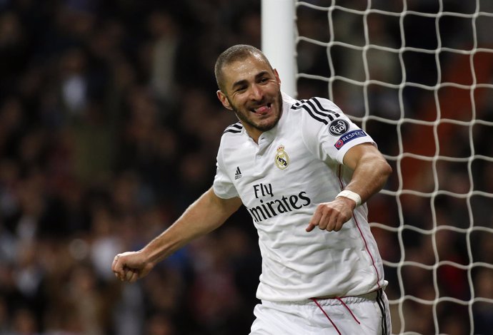 Karim Benzema celebra el gol ante el Liverpool