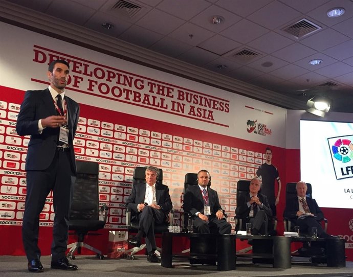 Fernando Sanz en el foro Soccerex  Asia