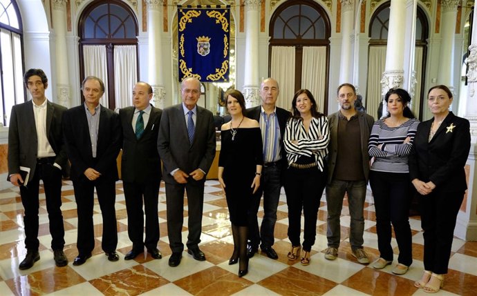 De la Torre y la escritora Herminia Luque, gana el IX Premio Málaga de Novela