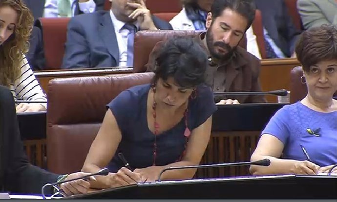 Teresa Rodríguez durante el debate de investidura