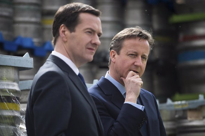 El ministro de Economía, George Osborne, y el 'premier', David Cameron