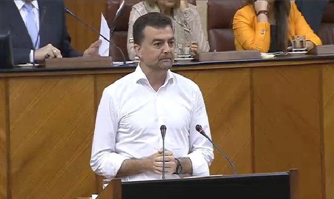 El coordinador general de IULV-CA, Antonio Maíllo, en el debate de investidura