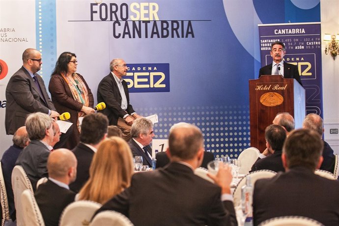 Revilla en el Foro Ser Cantabria 