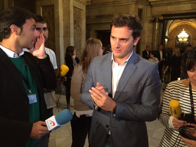 El líder de Ciudadanos, Albert Rivera, en declaraciones en el Parlament