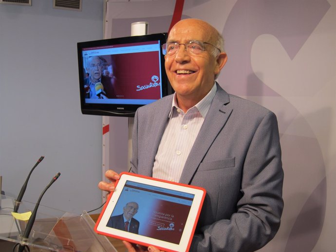 El candidato del PSOE a la Alcaldía de Murcia, José Ignacio Gras,presenta su web