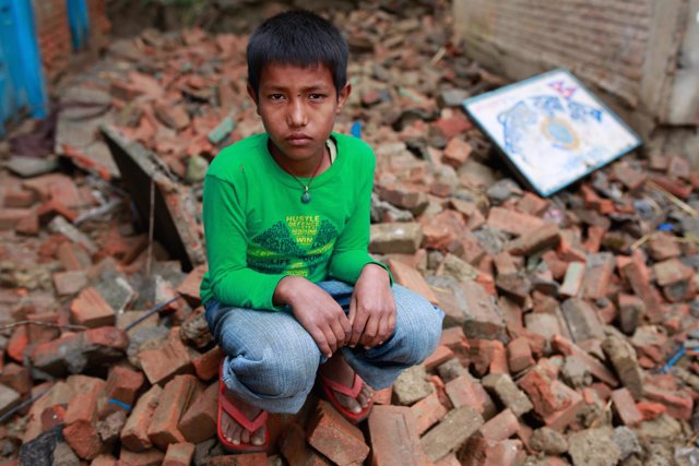 Niño superviviente terremoto de Nepal