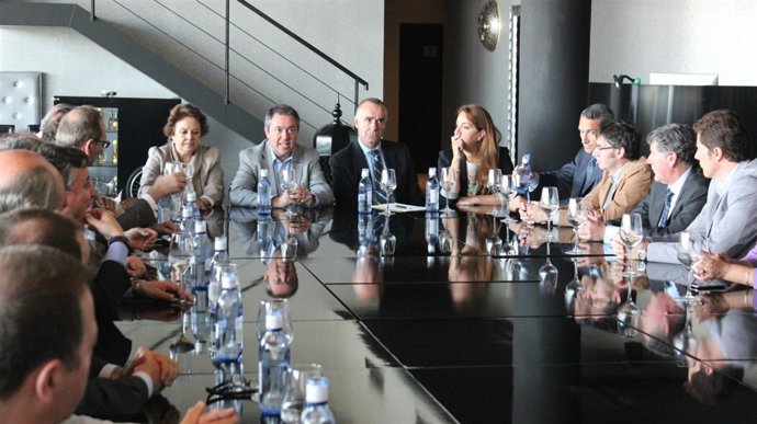 Reunión de Espadas con los empresarios.