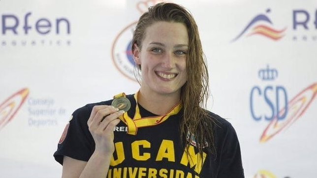 Mireia Belmonte con el sexto oro en el Campeonato de España