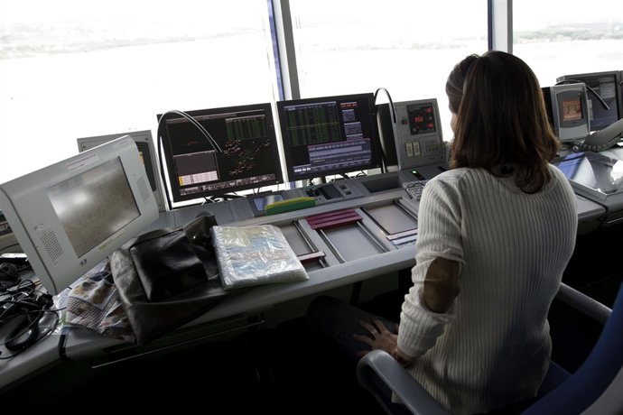 Torre De Control, Controladores Aéreos