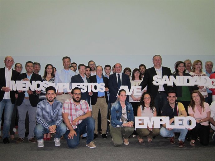 Sánchez y su equipo, en la presentación del programa