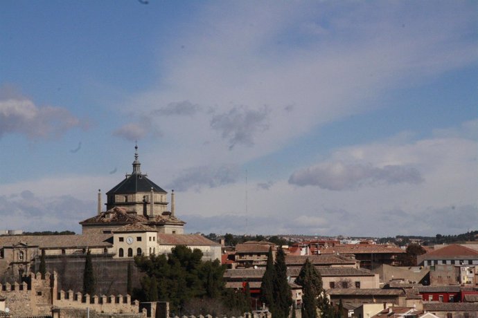 Toledo, Cielo, Nubes dispersas, Edificios, Fachadas, Tiempo