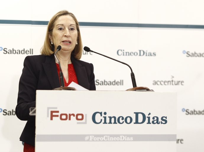 La ministra de Fomento Ana Pastor