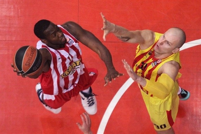 Dunston y Lampe en el Olympiacos - Barcelona