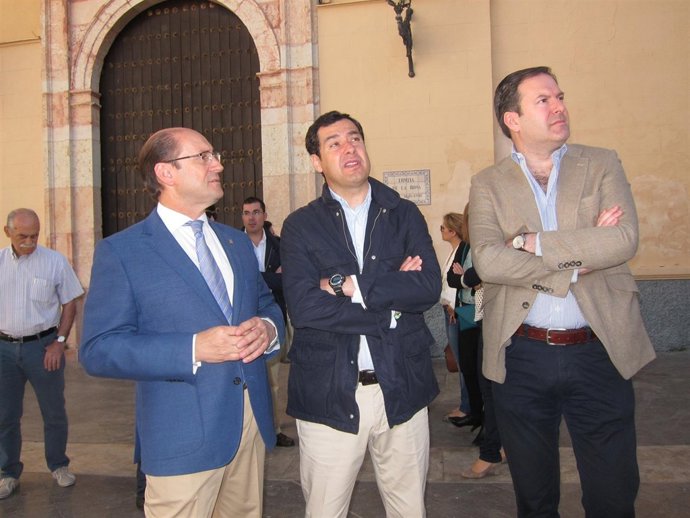 Juanma Moreno en Montilla con Adolfo Molina y Federico Cabello de Alba