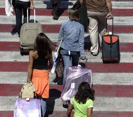 turistas, aeropuerto, viajeros