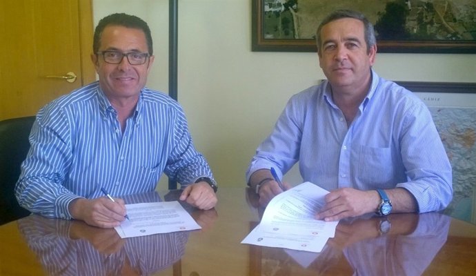 Firma del acuerdo entre Torresol Energy y el Ayuntamiento de San José del Valle