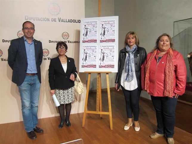 Víctor Alonso Monge, junto a Dioni Lázaro, Ana Isabel Marín y Ana Toribio.