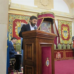 El viceconsejero de Cultura, Alejandro Calvo, durante la lectura. 