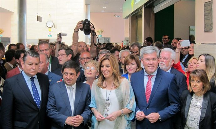 Susana Díaz, en el centro, en la inauguración de Expoliva 2015.