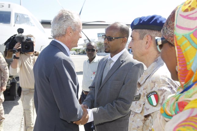 Visita de Pedro Morenés a Somalia