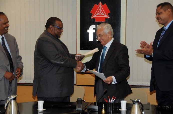 Abilio (derecha) con Malik Ali Dongula. 