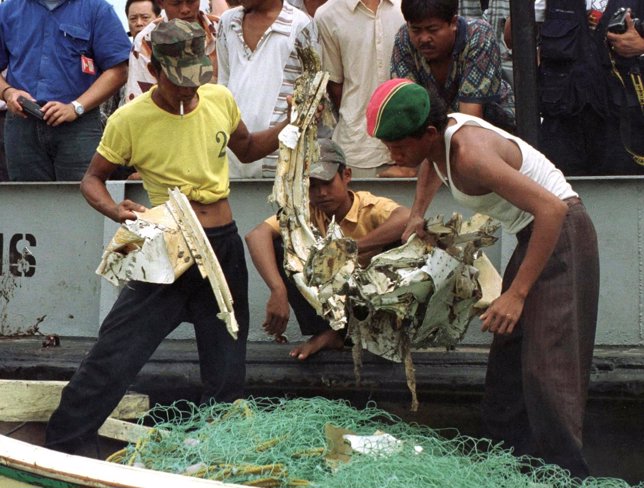 Restos del avión de Silk Air siniestrado en Indonesia en 1997