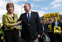 Nicola Sturgeon, la incómoda estrella de la campaña en Reino Unido