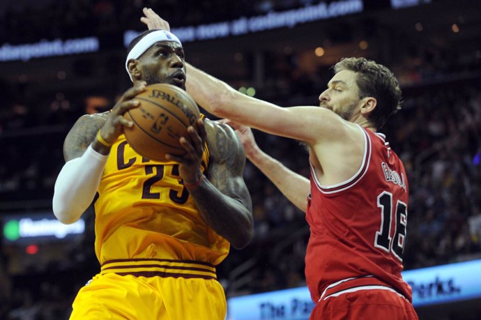 LeBron James y Pau Gasol en el Chicago Bulls - Cleveland Cavaliers