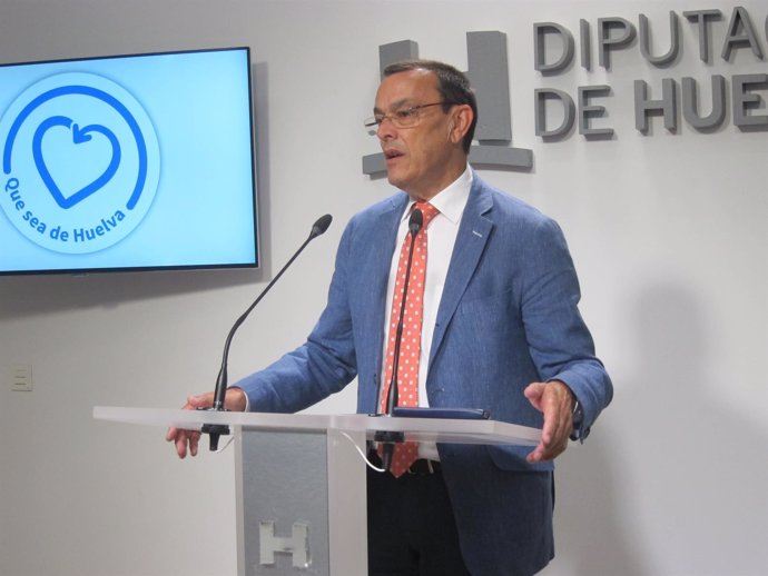El presidente de Diputación y secretario general del PSOE de Huelva. 