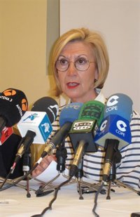 Rosa Díez pide a los ciudadanos que miren "con lupa" el trabajo de UPyD