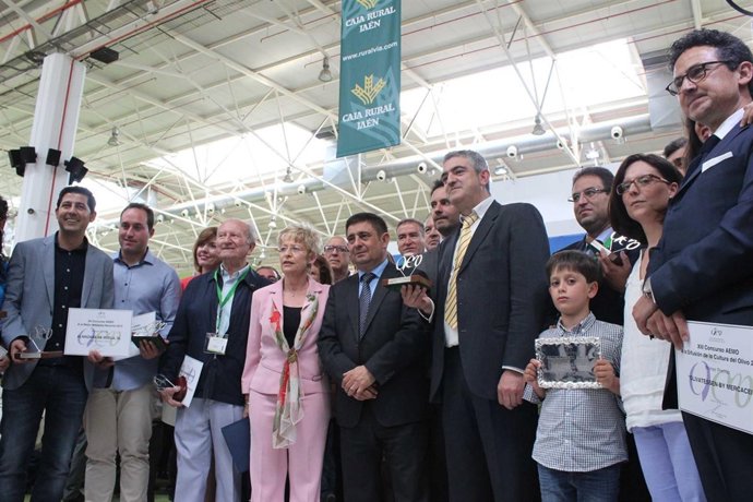 Imagen de los premiados AEMO en Expoliva