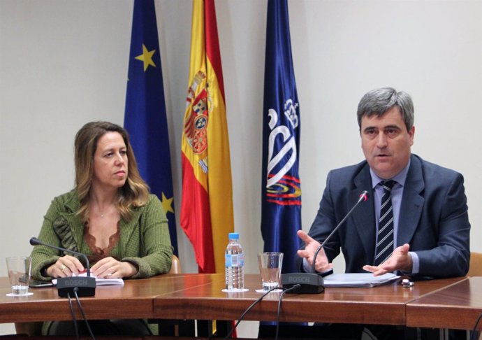 Miguel Cardenal y Ana Muñoz en rueda de prensa