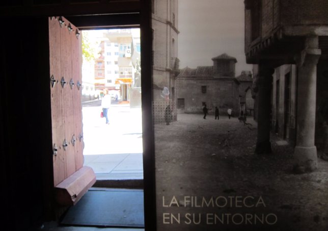 Entrada a la sala de exposiciones de la Filmoteca de Castilla y León en Salamanc