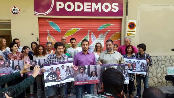Podemos pegada de carteles