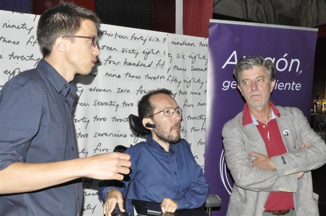 Íñigo Errejón y Pablo Echenique (Podemos) con Pedro Santisteve (ZGZ en Común).