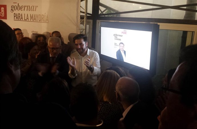 González, con Jiménez Barrios. 