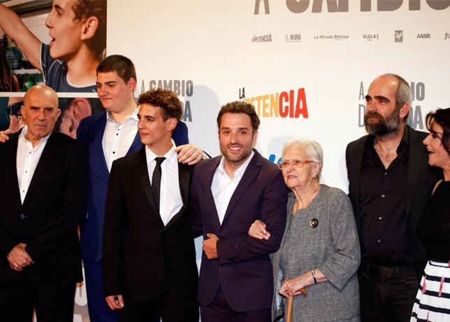 ESTERNO DE A CAMBIO DE NADA